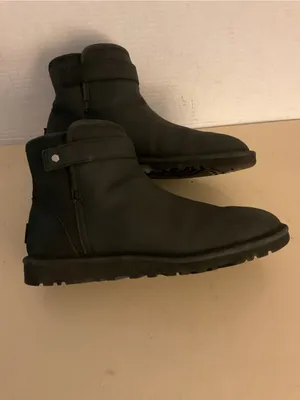 UGG women black leather Chelsea short Ankle Boots US 8 thumbnail 5