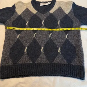 Vintage McGregor Wool Blend V Neck Argyle Sweater Women’s Sz XL (fits like Large thumbnail 6