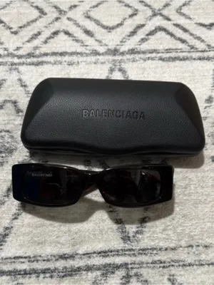 Balenciaga Black Rectangular Logo Sunglasses thumbnail 3