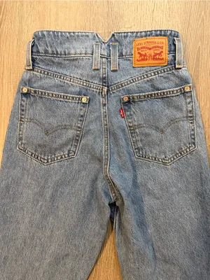 Levi’s 24 High Waisted Mom Jean Button Fly‎ Women's Casual Classic Blue Denim thumbnail 4