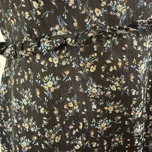 Lulus The Sandy Jacquard Sleeveless Midi Dress size medium floral print thumbnail 3