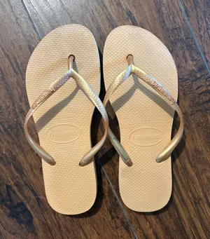 Havaianas Women's Sandals in Gold Metallic thumbnail 1