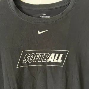 Nike | Women’s Dri-FIT Softball Long-Sleeve T-Shirt | Medium thumbnail 3