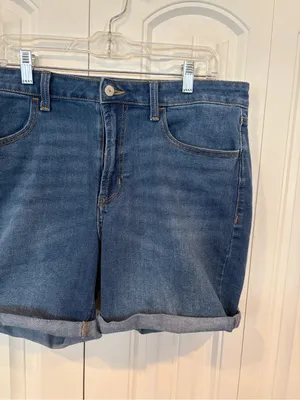 Old navy high rise wow Jean shorts size 14 thumbnail 3