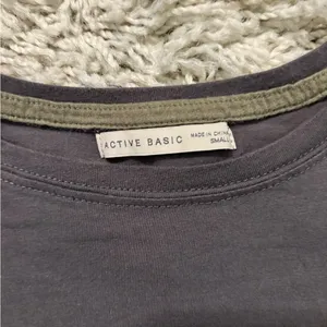 Active Basic Women's  Gray Long Sleeve T-Shirt Size S thumbnail 2