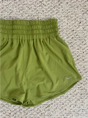Nike One Dri-Fit Ultra High-Waisted Shorts Women’s 3" Brief Lined thumbnail 3