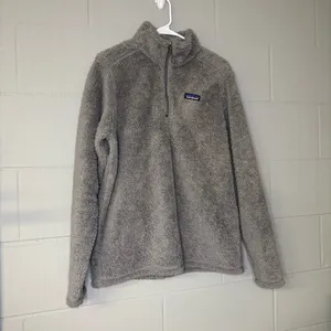 Patagonia Women’s Los Gatos 1/4 Zip Fuzzy Fleece Pullover in Grey Size Medium thumbnail 3