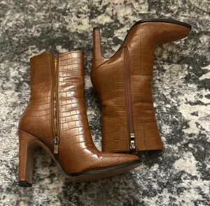 Pretty Little Thing Brown textured heeled boots thumbnail 1