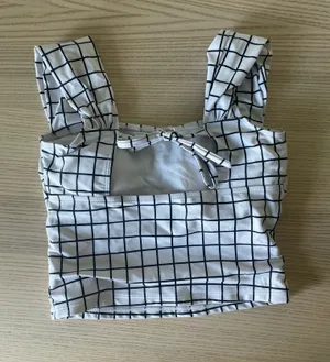 Janela bay black and white swim top thumbnail 2