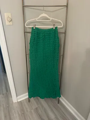 Green Textured Pleated Maxi Skirt thumbnail 2