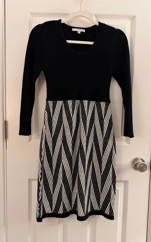 Studio One Black White Colorblock Chevron Sweater Dress Small thumbnail 1