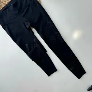 Gap gFast Black Cross Train Shine Print‎ Leggings Size XS thumbnail 3