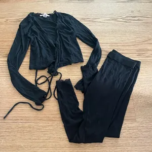 Victoria’s Secret sleep set thumbnail 3
