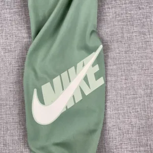Nike Dri-FIT Leggings Womens XS Green Ankle Skinny Logo Yoga Running Gym Pants thumbnail 4