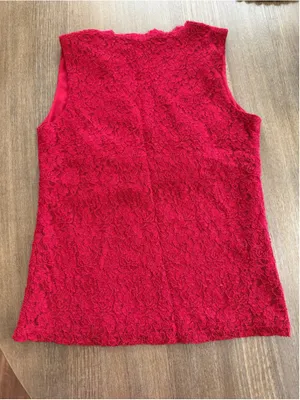 Bay Studio Red Lace Sleeveless Blouse Size M EUC Size M thumbnail 2