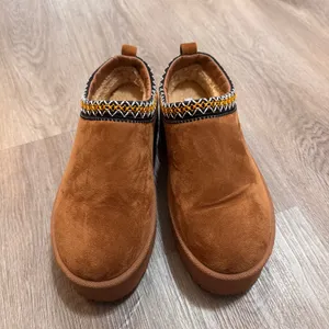 Mudd Stormy Brown Chestnut Suede Platform Clog 10 thumbnail 3