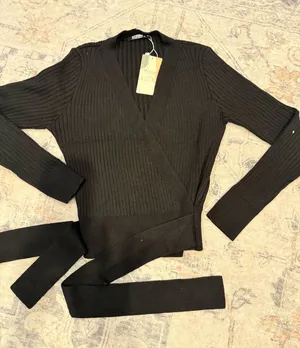Trending Balletcore Ribbed Knit Wrap Sweater size med thumbnail 1