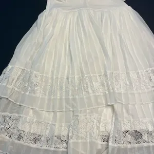 French Connection Women’s Dress Size 4. Lace. Pleated. Elegant. Light. XS thumbnail 13