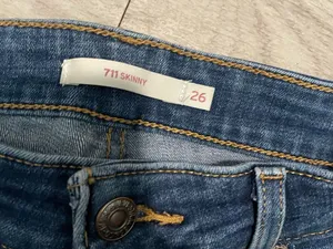 Levi's Women's Skinny Jeans in Medium Dark Blue thumbnail 2
