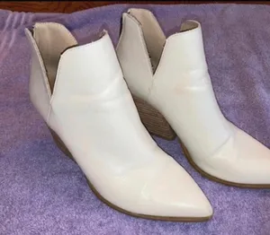 Mi.iM Women’s High Heel Booties Size 7.5 White thumbnail 1
