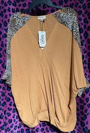 GiGiO blouse with ruffle sleeves- 1XL- NWOT thumbnail 1