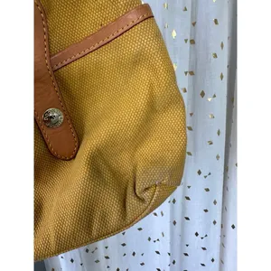 Dooney & Bourke J0130121 Wayfarer Yellow Leather Accent Zip Tote Shoulder Bag thumbnail 4