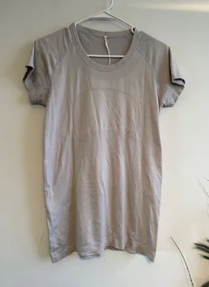 Lululemon Swiftly Tech Short Sleeve Shirt Grey Taupe Size 10 Slim‎ Fit Running thumbnail 1