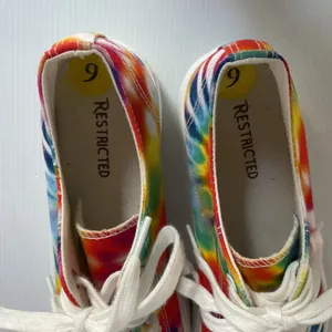 Restricted Tie Dye Platform Sneakers Women’s Size 9 Lace Up Canvas Shoes thumbnail 7