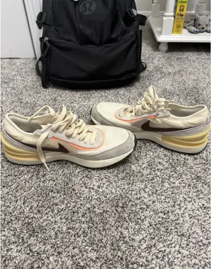 Nike Waffle One Shoes thumbnail 2