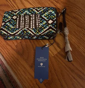Vera Bradley Smartphone Wristlet thumbnail 1