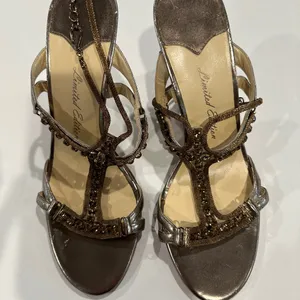 Women's Veronica‎ Pewter Sandals Heels Limited Edition - Size 8. thumbnail 1