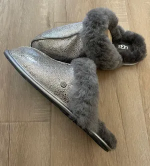 UGG Scuffette II Slippers size 8 NWT thumbnail 1