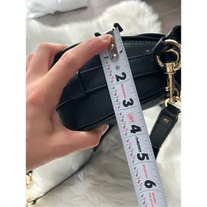 Michael Kors Cary Leather Saddle Crossbody bag Magnetic flap closure bag black h thumbnail 10