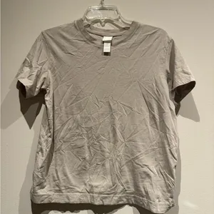 5/$20- H&M basics taupe color tee in small thumbnail 2