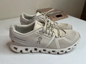ON Cloud 5 Running Pearl Women’s 9 Sneakers Shoes 59-98773 Cloud Tech Comfort thumbnail 1