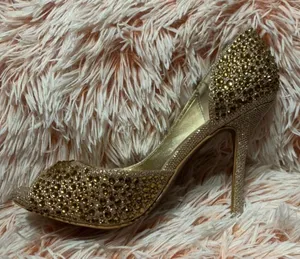Brand New Gold Heels Size 8 thumbnail 4
