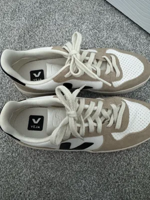 VEJA Sneakers V-10 Women’s thumbnail 2