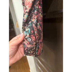 Lululemon short-sleeve athletic top vibrant multicolor floral women's 16 thumbnail 3