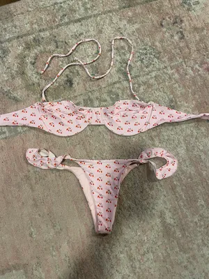 Frankie’s Bikinis Bikini thumbnail 3