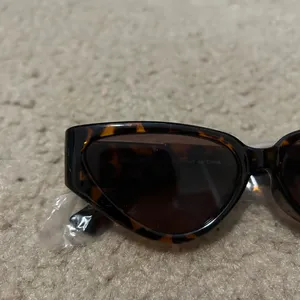 Cute sunglasses thumbnail 2