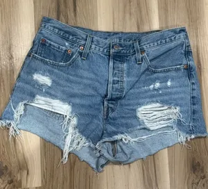 Levi’s 501 Cutoff Shorts Women’s 32 thumbnail 1