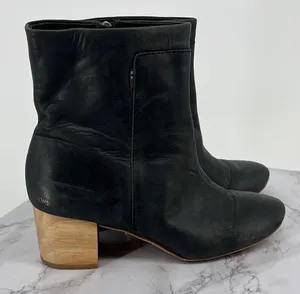 TOMS Evie Leather Women 9 Block Heel Ankle Boot‎ Black Side Zipper Comfy Boho thumbnail 1