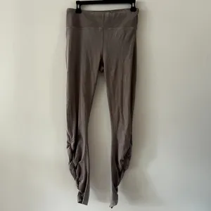 Lululemon Half Moon Inner Glow Tight 28" Leggings Size 8 thumbnail 2