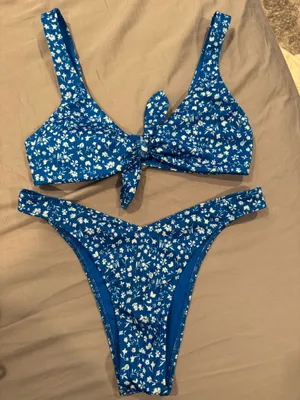 Hollister Bikini Set thumbnail 1