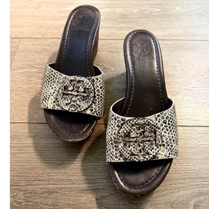 Tory Burch Snake Print Open‎ Toe Wedge Sandal 6M thumbnail 2