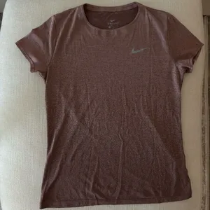 Nike Womens Pink Ombré workout top in size medium thumbnail 1