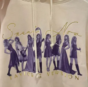 Taylor Swift speak now hoodie thumbnail 2