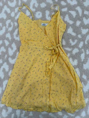 Hollister Yellow Floral Dress Wrap thumbnail 1