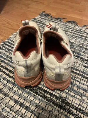 On Cloud Tennis Shoes thumbnail 4