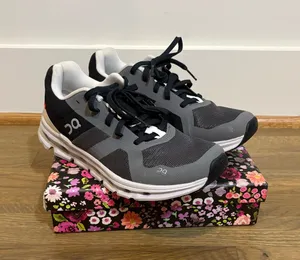 On Cloud On Running Cloudrunner Women’s Shoes thumbnail 1